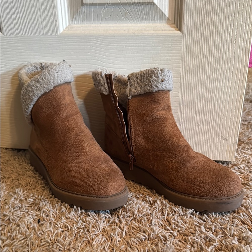 Cozy Brown Suede Ankle Boots with Faux Fur Lining